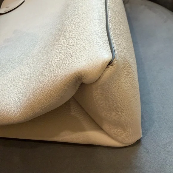 Louis Vuitton Lock Me Shopper Tote Work Bag Gold Cream - Picture 12 of 16